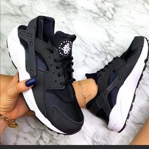 Nike Huarache Run Black Sneaker